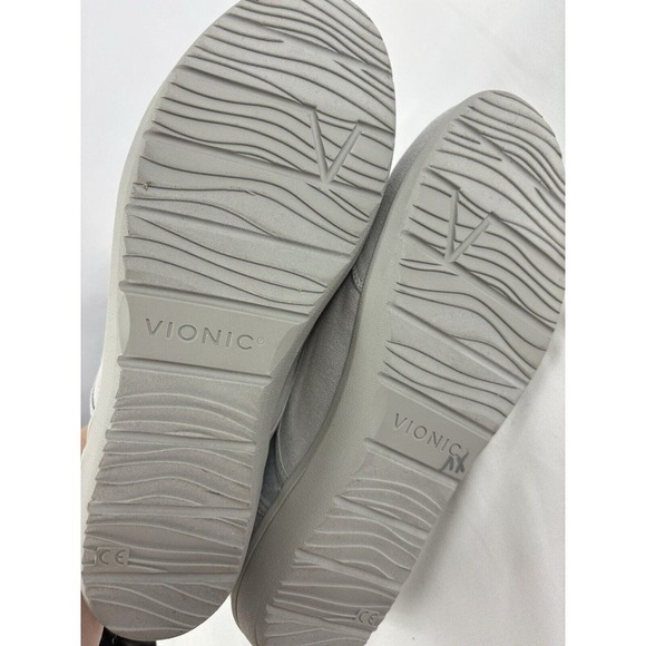Vionic Magnolia Denver Slip On Sneakers Light Grey Canvas Snakeprint 10 Orthotic - Picture 6 of 11
